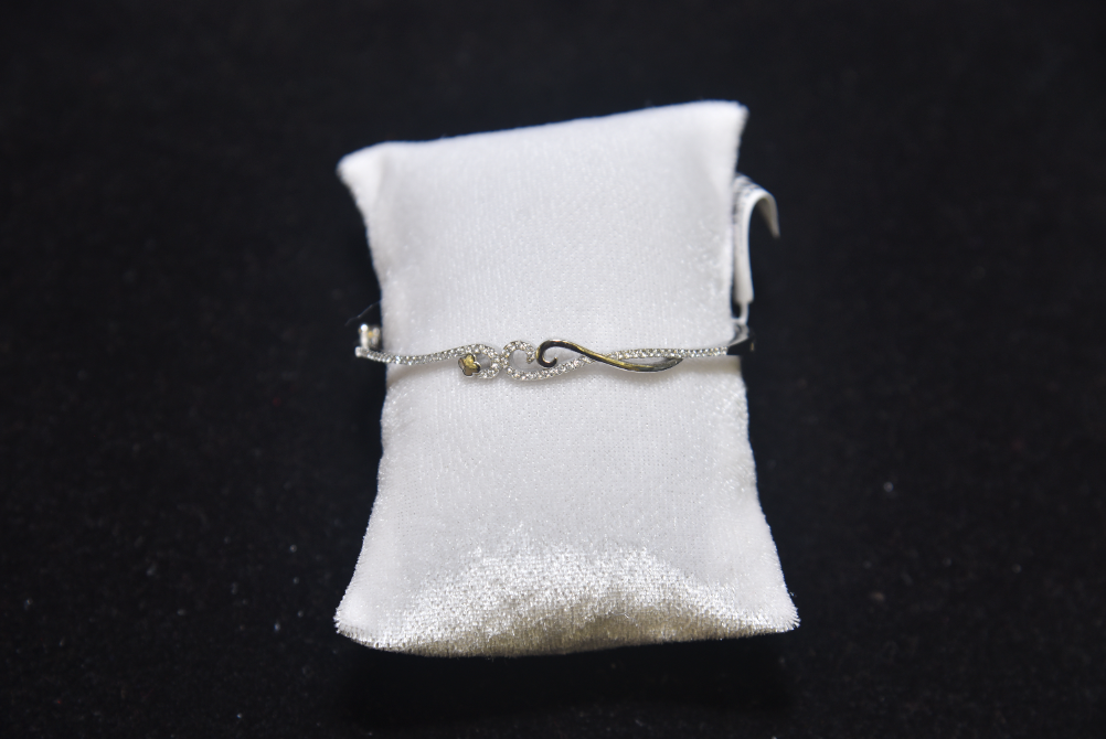 bracelets image 25