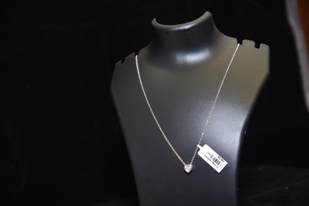 necklace image 1