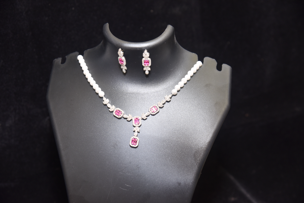 necklace image 15