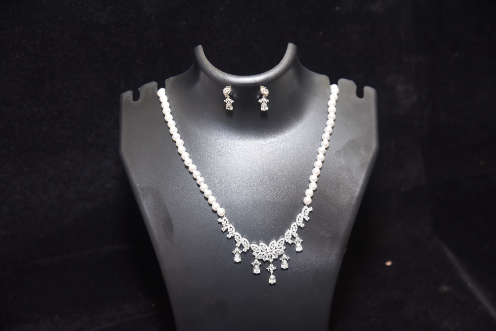 necklace image 16